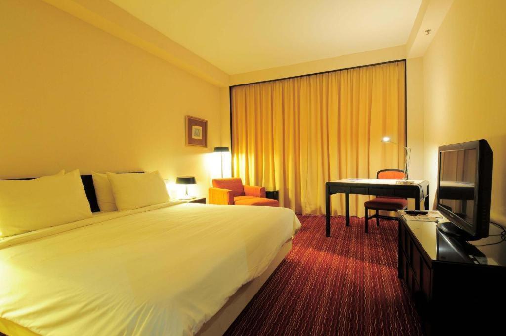 Tanahmas The Sibu Hotel Kültér fotó