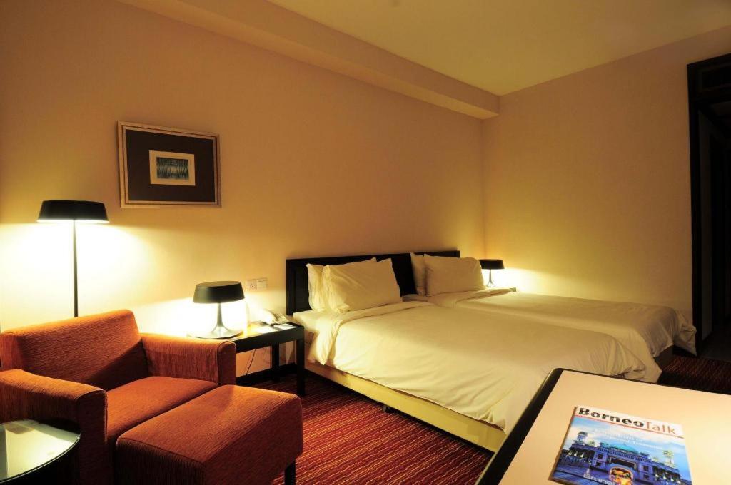 Tanahmas The Sibu Hotel Kültér fotó
