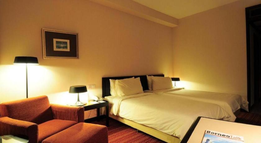 Tanahmas The Sibu Hotel Kültér fotó