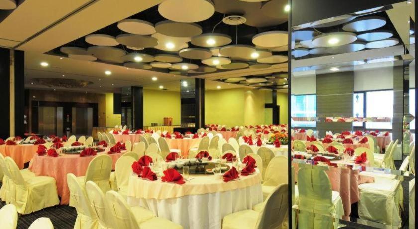 Tanahmas The Sibu Hotel Kültér fotó