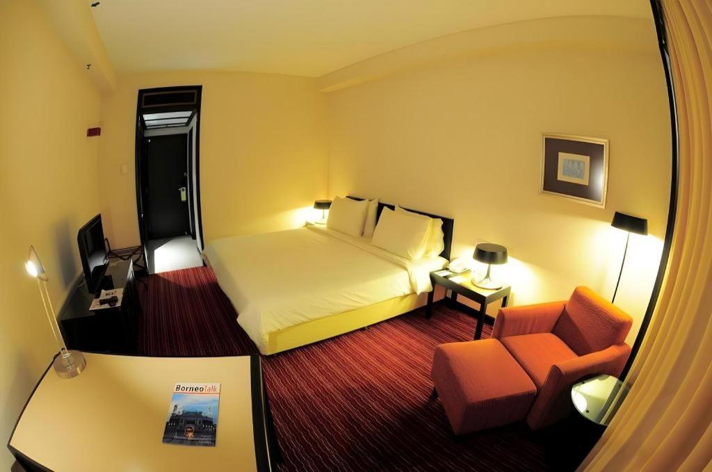 Tanahmas The Sibu Hotel Kültér fotó