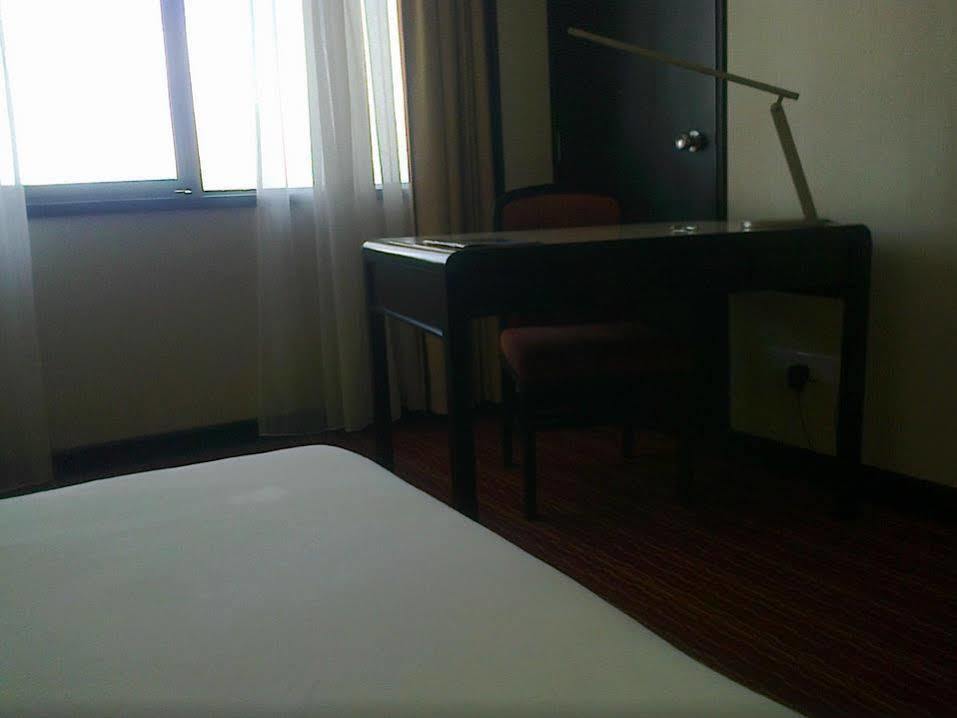 Tanahmas The Sibu Hotel Kültér fotó