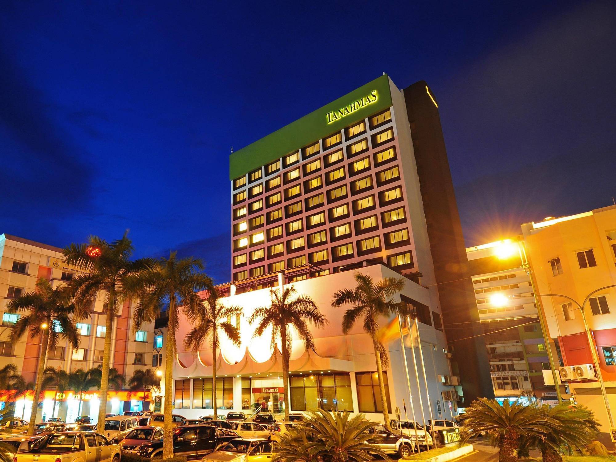 Tanahmas The Sibu Hotel Kültér fotó