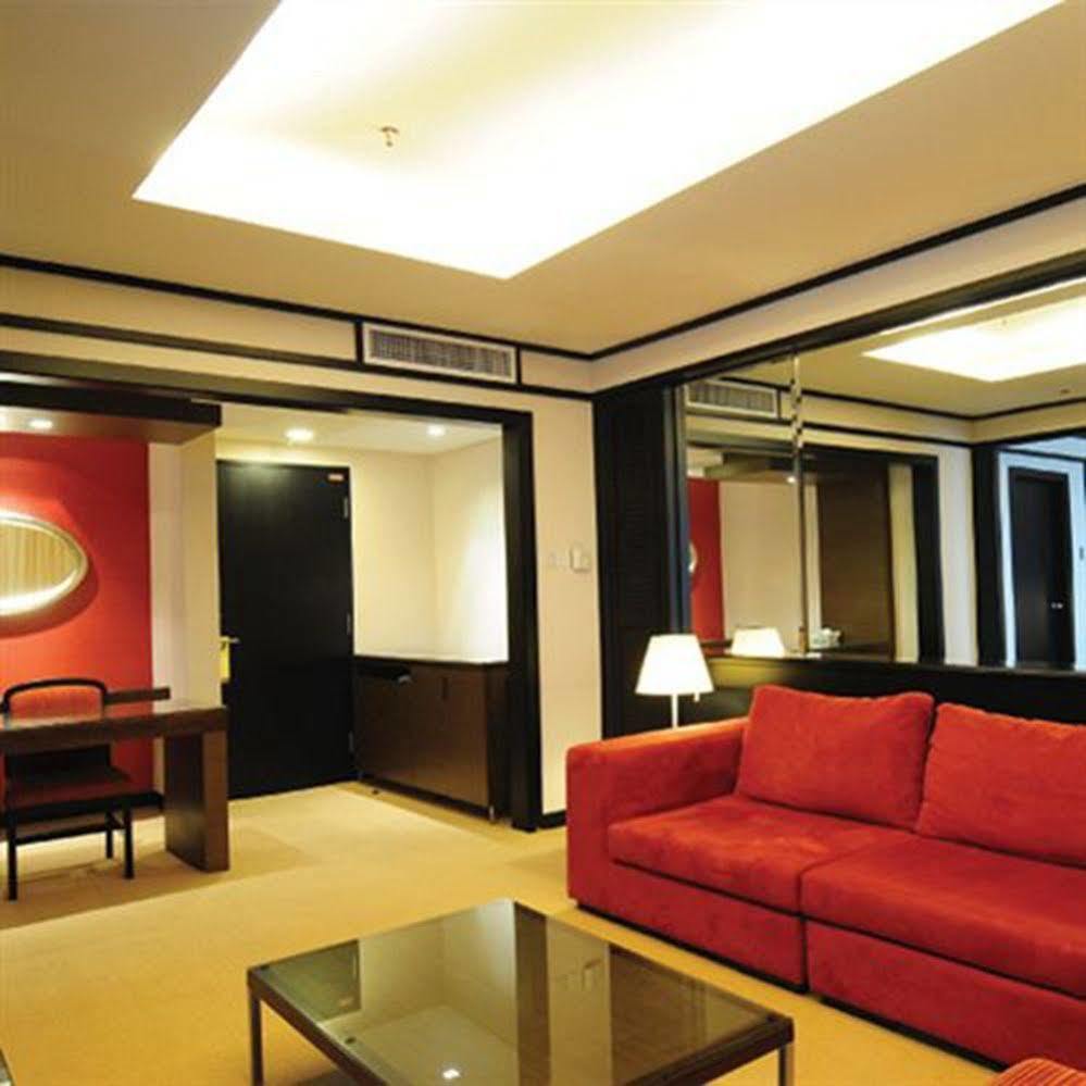 Tanahmas The Sibu Hotel Kültér fotó
